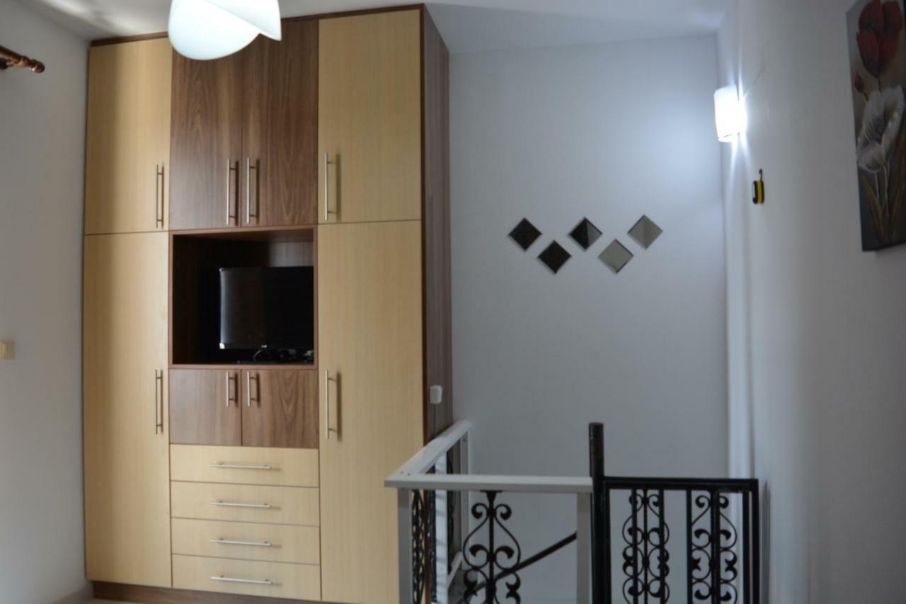 Giannis Apartment,Charaki Exterior foto