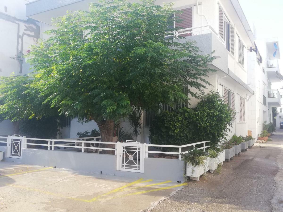 Giannis Apartment,Charaki Exterior foto